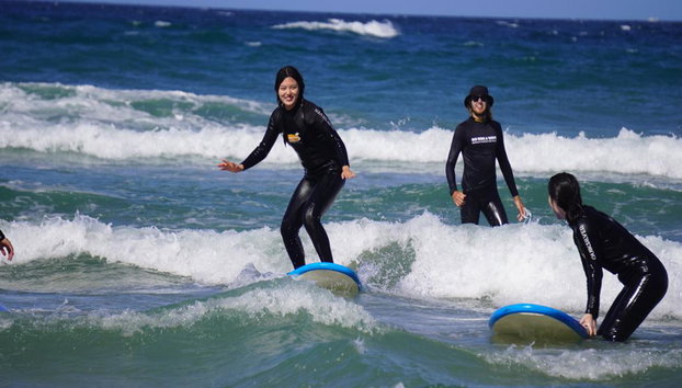 Experiencia de surf: Clase privada de 6 horas para principiantes - Foto 3